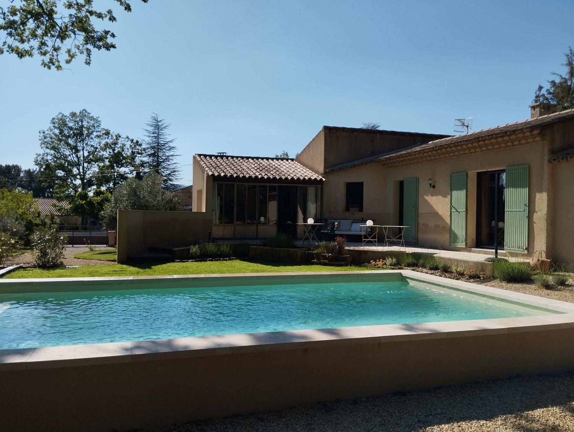 Les Cheneslierres Bed & Breakfast Lourmarin Exterior photo